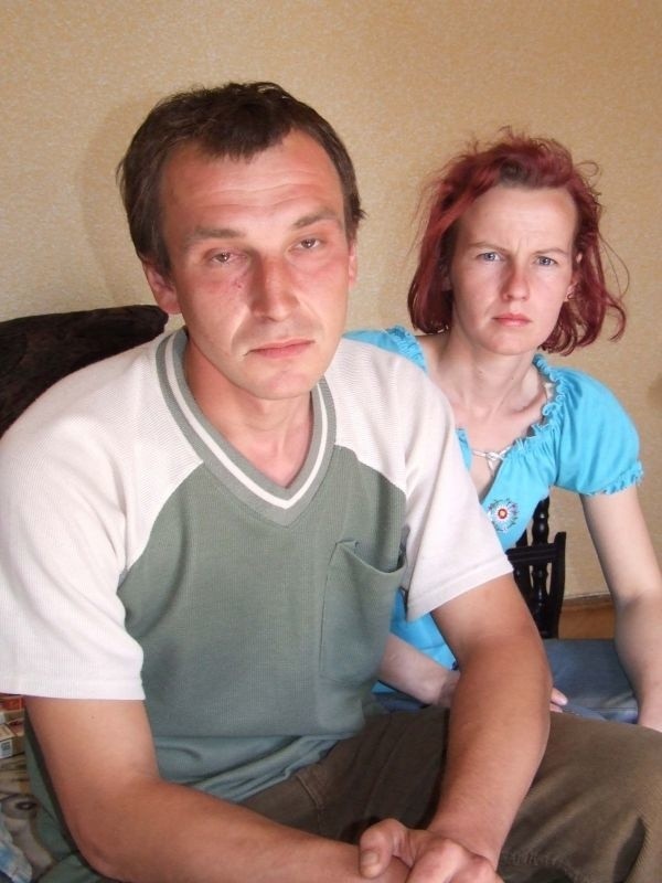 Rodzice Kacpra: pani Anna i pan Grzegorz nie pogodzili się z decyzją sądu. Z nadzieją czekają na pomoc Rzecznika Praw Dziecka.