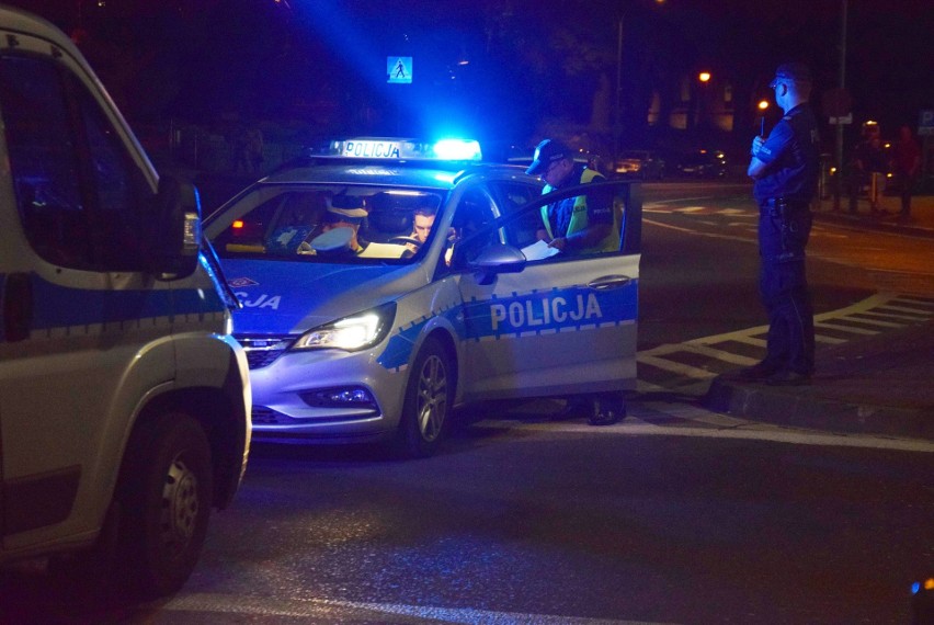 Wypadek w Stargardzie: Masakra na Wyszyńskiego. 18-latek wjechał BMW w widzów nielegalnego driftu [ZDJĘCIA, WIDEO]