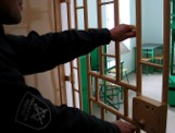 Rzeszowska prokuratura oskarża strażników z przemyskiego więzienia
