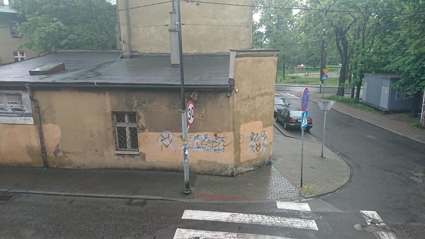 Akty wandalizmu w Katowicach-Burowcu...