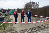 Nowe udogodnienia na cmentarzu komunalnym w Sandomierzu. Wiosna sprzyja pracom budowlanym. Co powstanie? Zobacz zdjęcia 