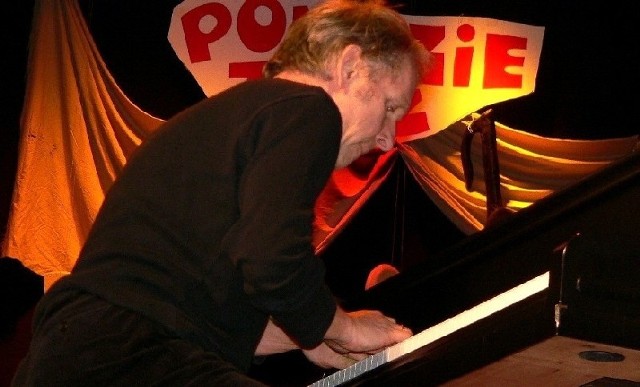 Pianista Artur Dutkiewicz grał na buskim festiwalu utwory Czesława Niemena.
