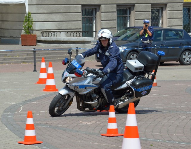 Na finał odbyła się jazda sprawnościowa służbowym motocyklem. Tu też liczył się czas przejazdu i płynność jazdy.