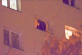 Akcja ratunkowa na Retkini. Mężczyzna w oknie na 9. piętrze wieżowca [zdjęcia]