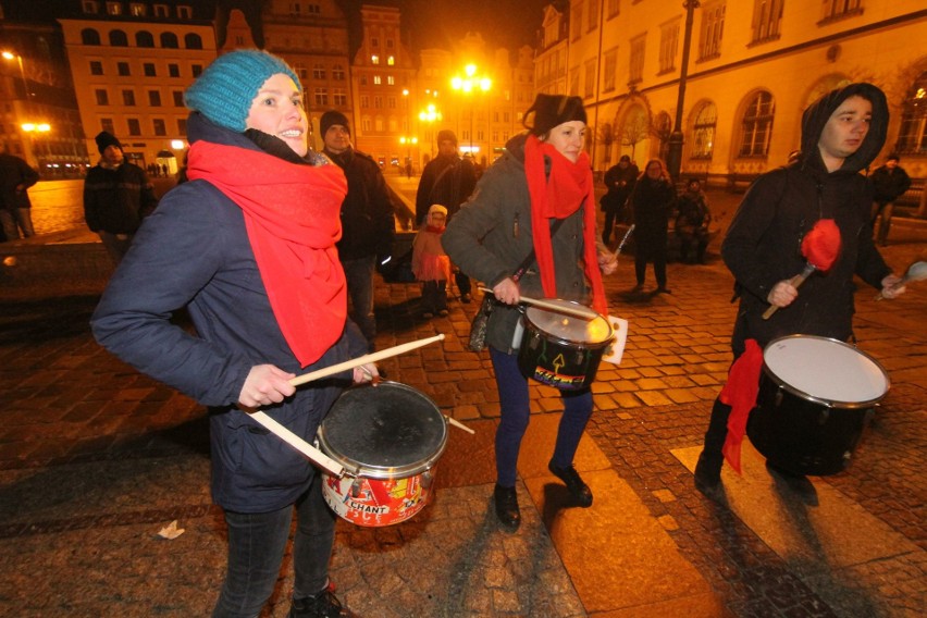 Kobiety zatańczyły przeciwko gwałtom na randkach