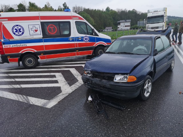 Cztery samochody zderzyły się we wtorek 18 maja w Zborowicach na skrzyżowaniu DW 977 i 981