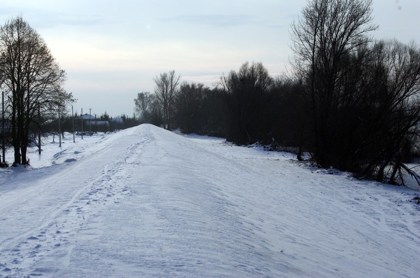 Mieszkańcy gminy Wilków ze strachem patrzą na wały