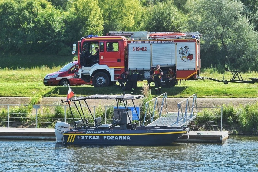 Trwają poszukiwania osoby, która wpadła do Warty