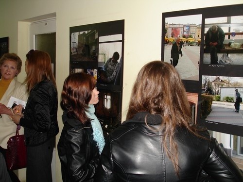 Wystawa "Nie-widzialni" - prace fotograficzne uczniów VII LO...