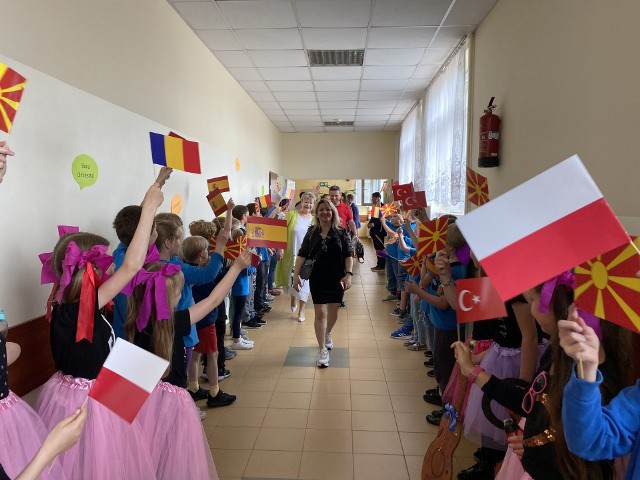 Powodem wizyty nauczycieli z Turcji, Hiszpanii, Rumunii i Macedonii Północnej w Zespole Szkół nr 24 na bydgoskiej Osowej Górze był wspólny muzyczny projekt Erasmus  „Love Music, Love Yourself!”, który koordynuje bydgoska szkoła.