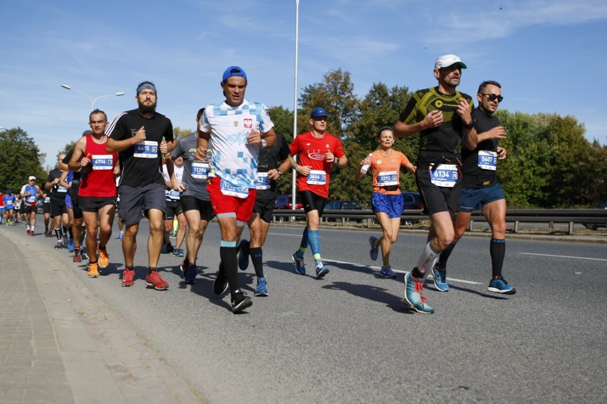 Uczestnicy Maratonu Warszawskiego 2018. Więcej zdjęć...