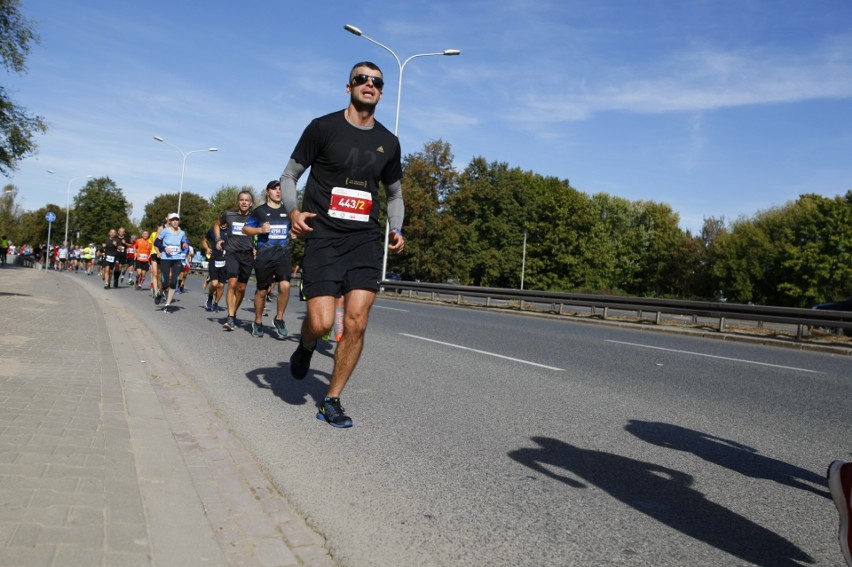 Uczestnicy Maratonu Warszawskiego 2018. Więcej zdjęć...