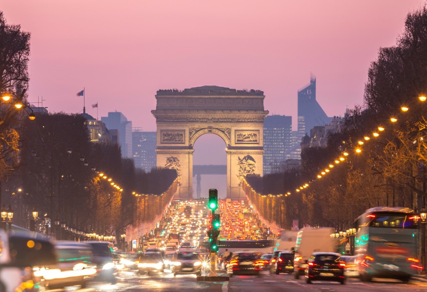 Zawsze chciałeś zobaczyć Paryż z Łuku Triumfalnego? Możesz...