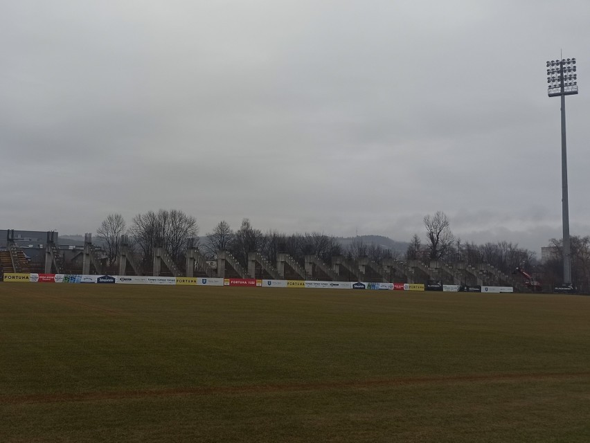 Stadion Sandecji Nowy Sącz coraz większy [ZDJĘCIA]