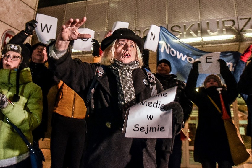 Protest przed Urzędem Wojewódzkim w Poznaniu