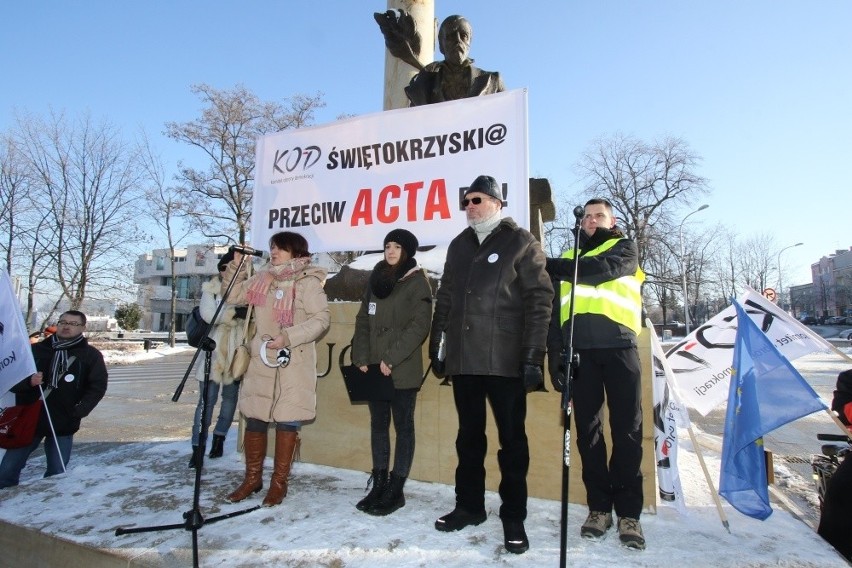 Sobotnia demonstracja Komitetu Obrony Demokracji w Kielcach