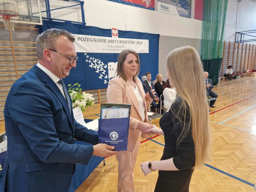 Uroczyste pożegnanie maturzystów w Zespole Szkół Ekonomicznych  w Sandomierzu