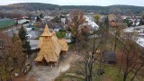 Urokliwy, drewniany kościółek na Białogonie w Kielcach odzyskuje dawny blask. To jedyny taki w mieście! Zobacz zdjęcia z remontu 