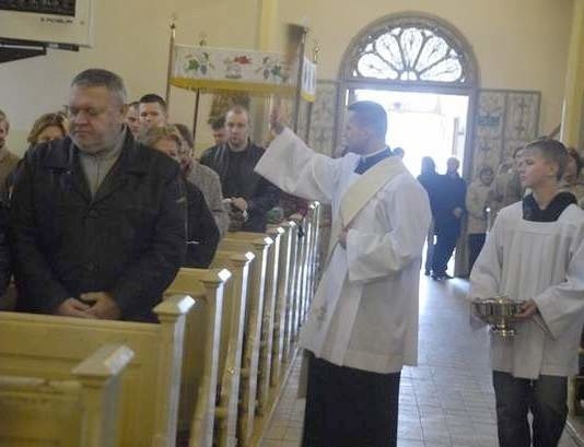 Mieszkańcy Pomorza uczestniczyli dzisiaj w mszach rezurekcyjnych