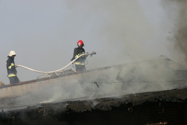 W miejscowości Racice, gm. Kruszwica zapalił się nieduży budynek gospodarczo-garażowy.