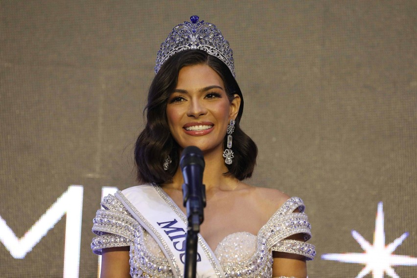 Miss Nikaragui Sheynnis Palacios po koronowaniu na Miss...