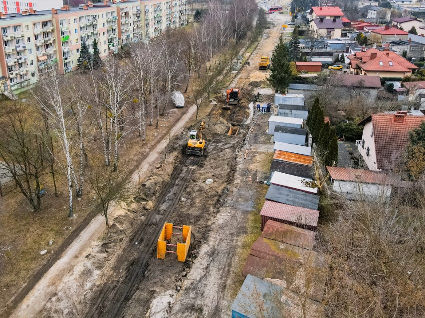 Rozbudowa ulicy Jesiennej w Częstochowie. Prace powoli...