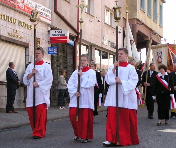 Ulicami Królowej Jadwigi, Wybickiego, Szewską, Dlugą,...