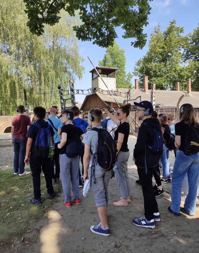 Międzynarodowe Centrum Edukacji o Auschwitz i Holokauście w Muzeum Auschwitz prowadzi specjalne lekcje muzealne przygotowane dla uczniów w wieku 12-13 lat