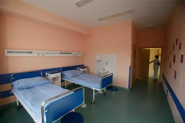 Pracownicy Centrum Pediatrii w Sosnowcu sami wezwali policję do pijanego lekarza