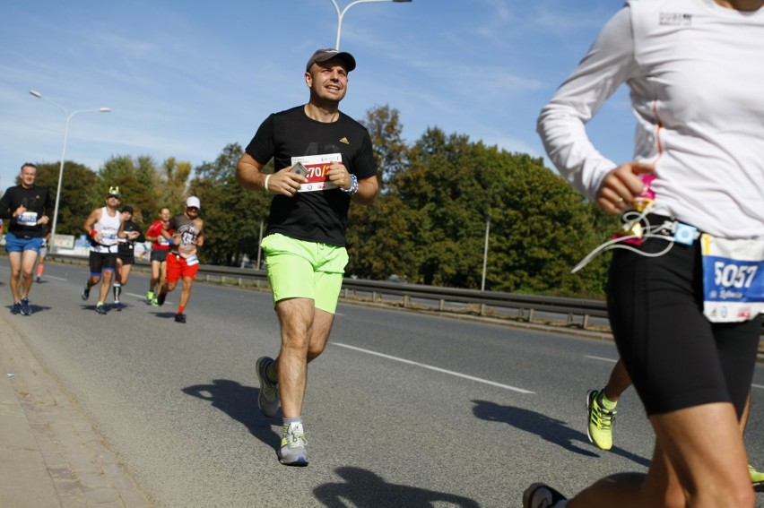 Uczestnicy Maratonu Warszawskiego 2018. Więcej zdjęć...