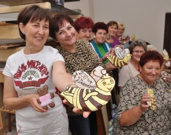- Zapraszamy do Karłowic nie tylko miłośników pszczelarstwa - mówią panie z tutejszego Koła Gospodyń Wiejskich.