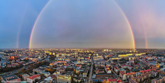 Tęcza nad Białymstokiem. Widziana w całej okolicy