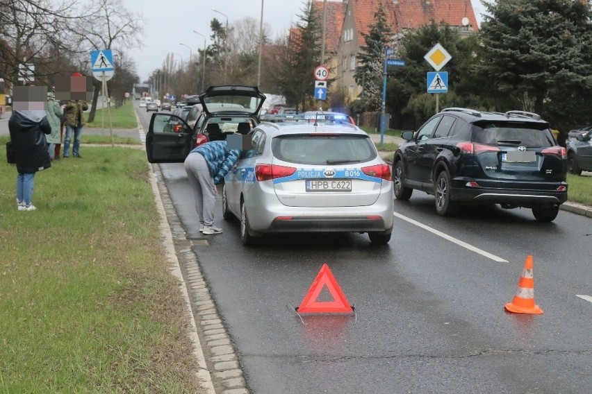 Wypadek trzech samochodów na al. Kochanowskiego. Są duże korki (ZDJĘCIA)