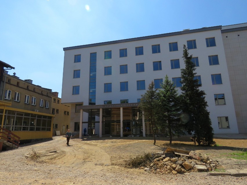 Piekary Śląskie: Trwają prace wykończeniowe w nowym budynku szpitala [ZDJĘCIA]