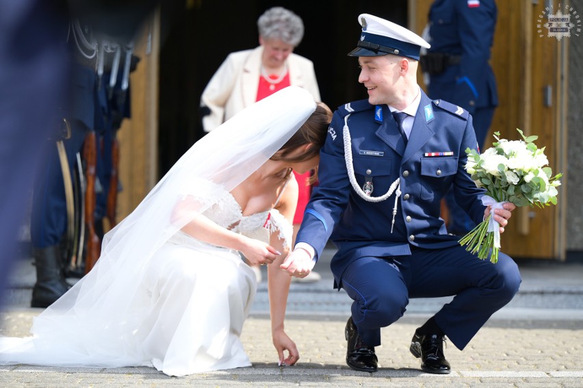 Tak wyglądał ślub policjanta z Katowic i policjantki z...