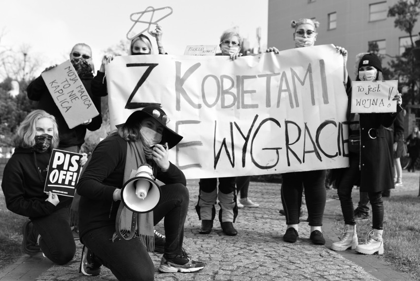 Protest kobiet w Gliwicach. Niezwykłe zdjęcia Andrzeja...