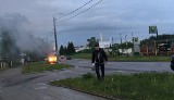 Pożar samochodu na ulicy Elewatorskiej w Białymstoku. Suzuki vitara doszczętnie spłonęło