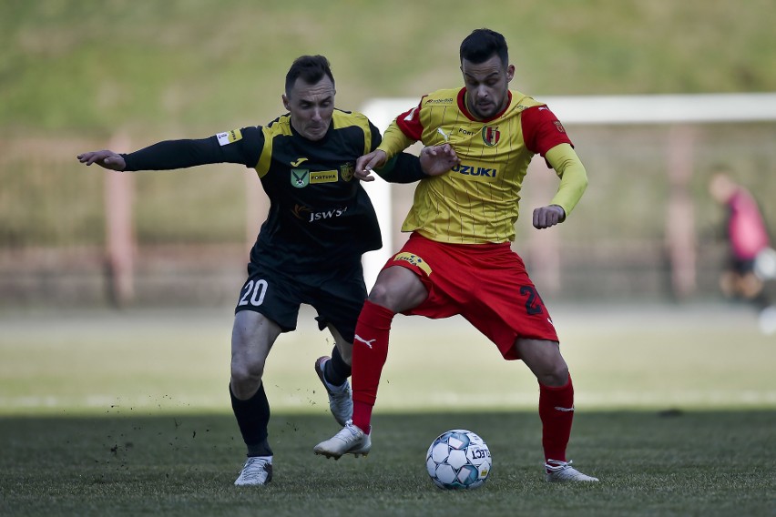 Korona Kielce po słaby meczu przegrała z GKS Jastrzębie 0:2.