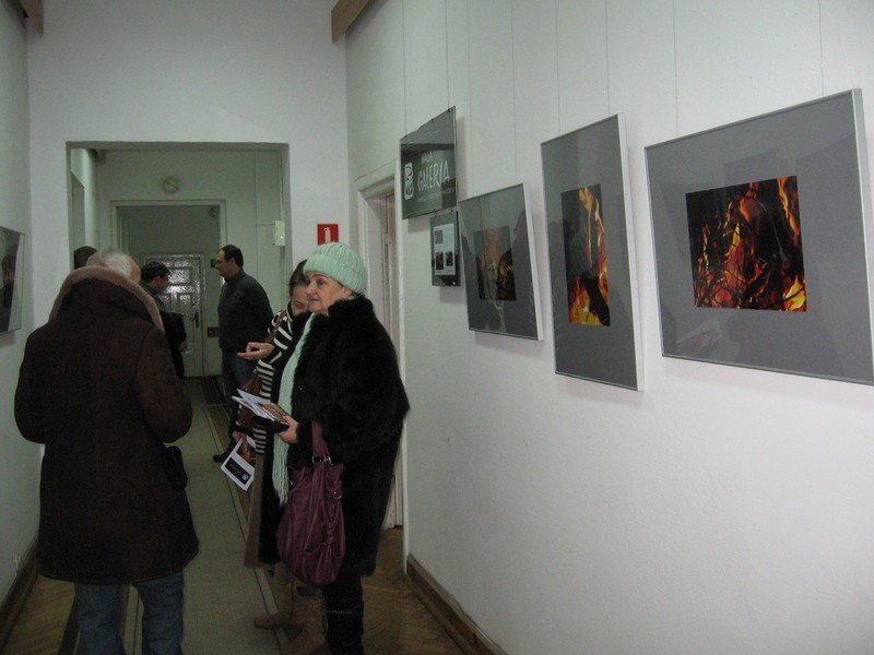 Ogień na fotografii - nowa wystawa w bibliotece w Radomiu
