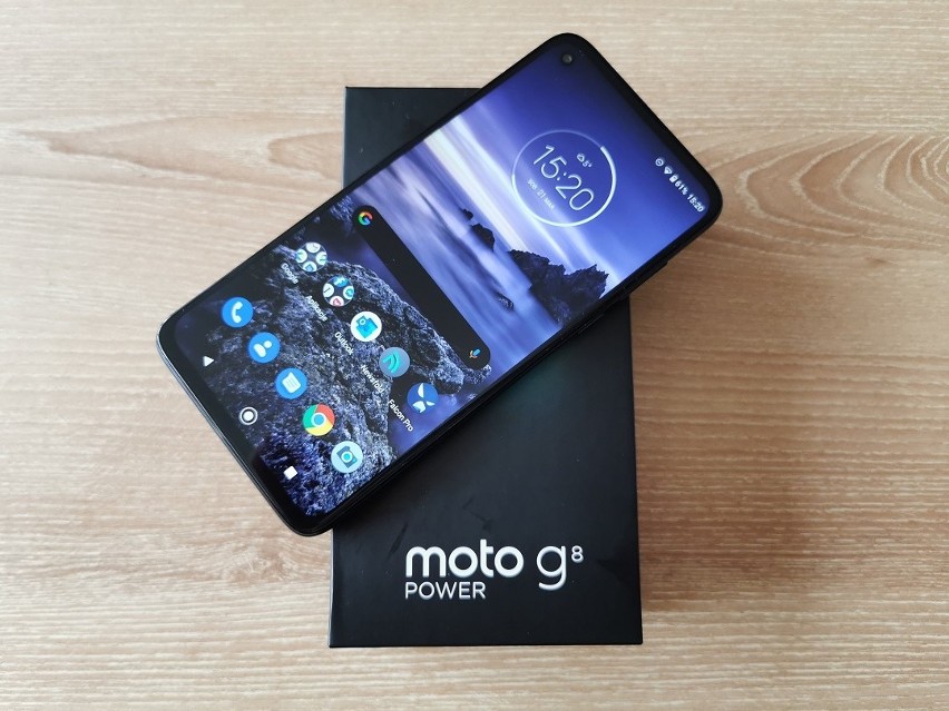 Motorola G8 Power, czyli smartfonowa siła energii. Test i recenzja nowego „średniaka” Motoroli