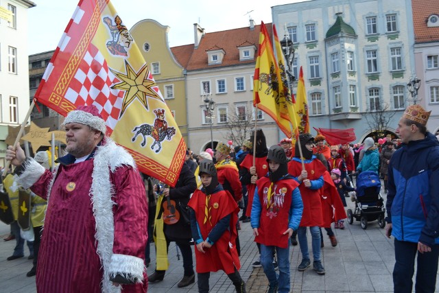 Orszak Trzech Króli w Gliwicach: tłumy mieszkańców na gliwickim Rynku