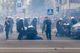 Parada Równości. Białystok jak w strefie wojny. Policjanci mieli ręce pełne roboty (zdjęcia) 