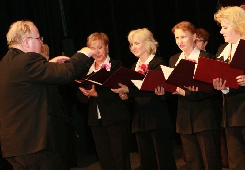 Zielonogórskim Chórem Cantemus Domino dyrygował prof. Maciej...