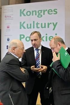 Od lewej: prof. Krzysztof Pomian, minister kultury Bogdan Zdrojewski, prof. Ryszard Legutko. Fot. Anna Kaczmarz