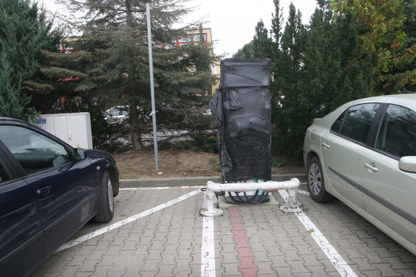 Kilka miesięcy temu stacja pojawiła się na parkingu przy...