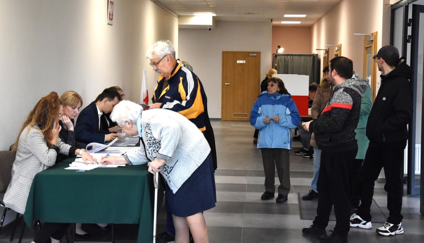 Głosowanie w Centrum Kultury i Wypoczynku w Proszowicach