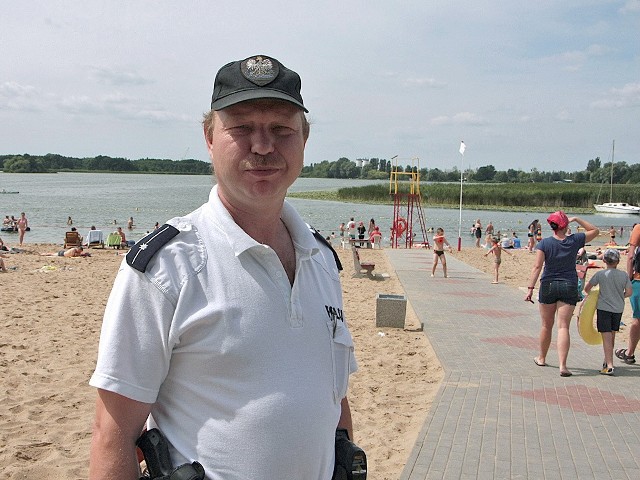 Nad bezpieczeństwem czuwa policjant Sławomir Romanowski