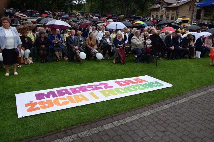 Uroczystości 50-lecia Koronacji Figury Matki Boskiej Leśniowskiej [ZDJĘCIA]