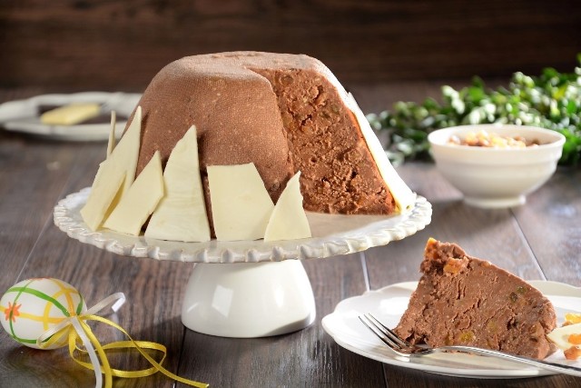 Macie ochotę na wyjątkowe ciasta na Wielkanoc? Zobaczcie nasze propozycje. Na zdjęciu czekoladowa pascha.