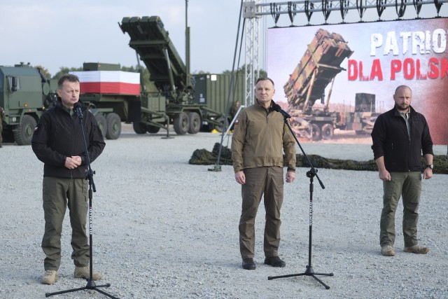 Minister Obrony Narodowej Mariusz Błaszczak, Prezydent RP Andrzej Duda oraz płk Jacek Siewiera wzięli udział w Toruniu w testach elementów baterii Patriot, które mają stać się podstawą system obrony powietrznej średniego zasięgu Wisła